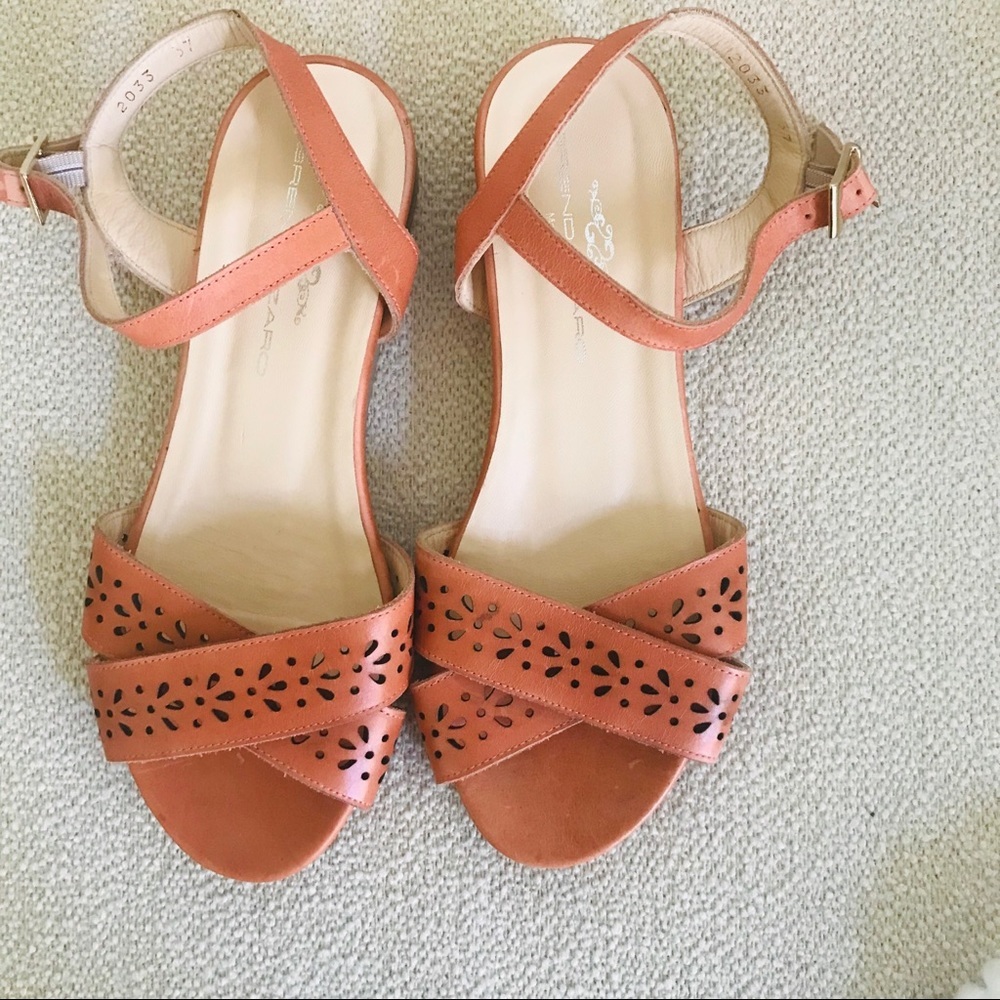 Brenda Zaro sandals